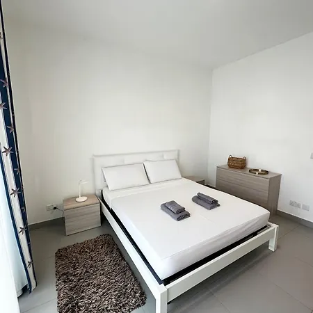 Luxury Duplex In Paceville شقة *