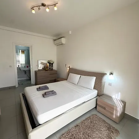 Luxury Duplex In Paceville شقة *